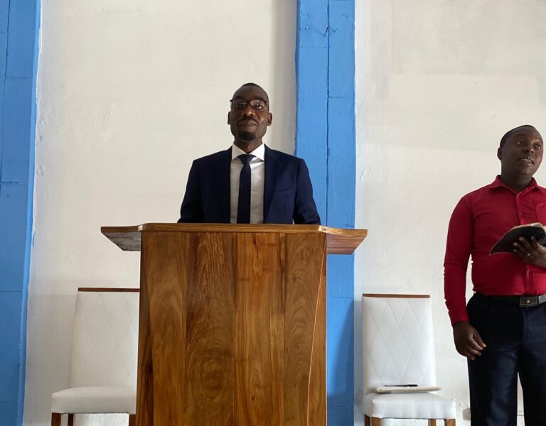 ESCOLHIDOS E CHAMADOS PARA IMITAR A JESUS CRISTO